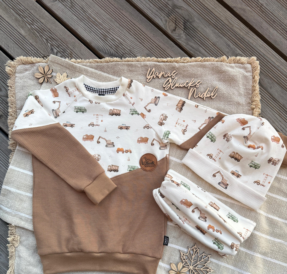 Kundenbeispiel - Sweater mit Mütze und Loop