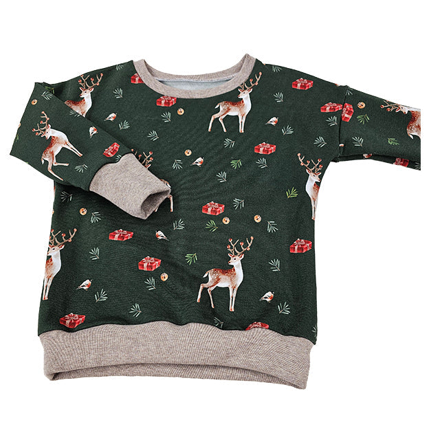 Sweater mit Rehen in grün