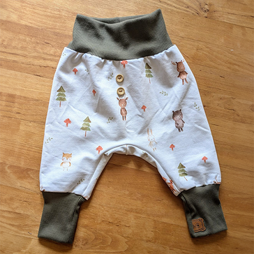 Pumphose mit Waldtieren
