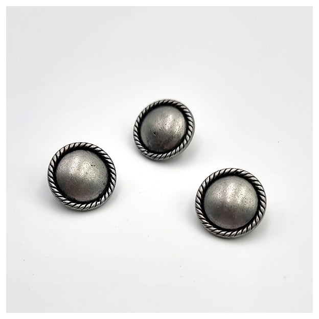 Metallknöpfe mit rand in verschiedenen Größen