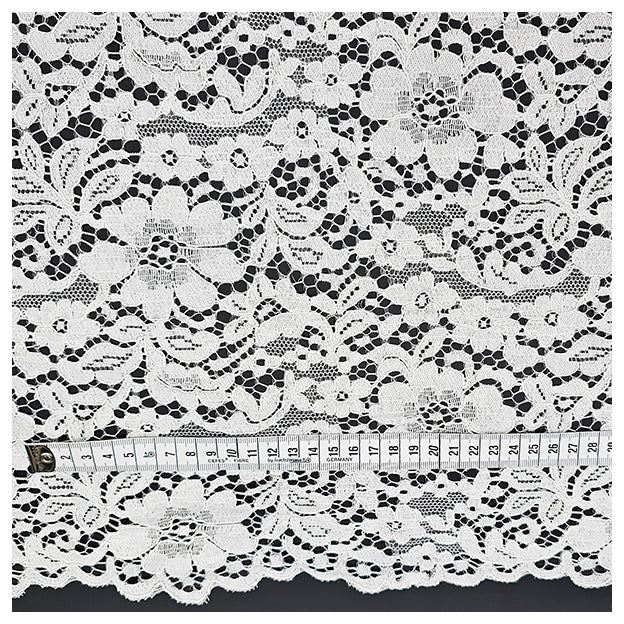 Spitze mit Bogenkante Blumen weiß