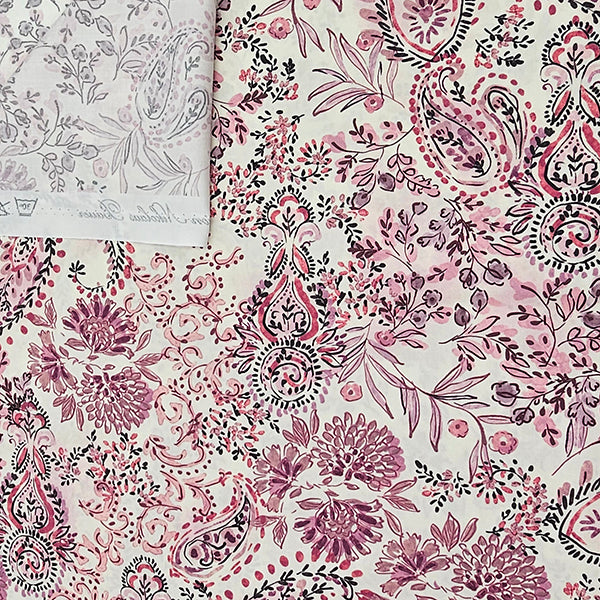 Baumwollsatin Paisley und Pflanzen rouge