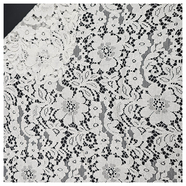 Spitze mit Bogenkante Blumen naturweiß