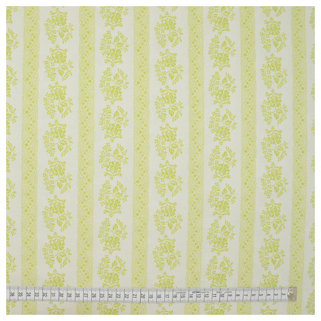 Baumwollstoff Blumen hellgrün/weiß